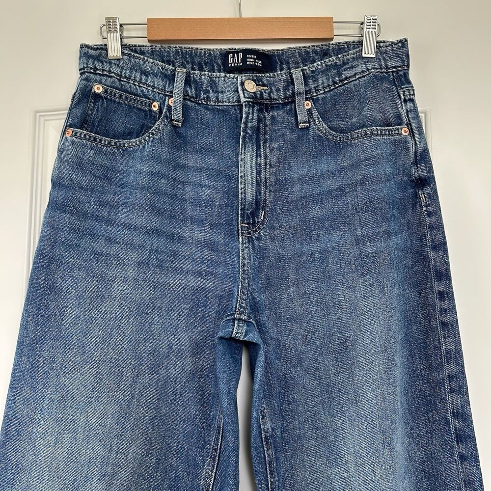 Gap Jeans Womens Sz 12/31R Blue High Rise Wide Leg Raw Hem Classic Denim Retro